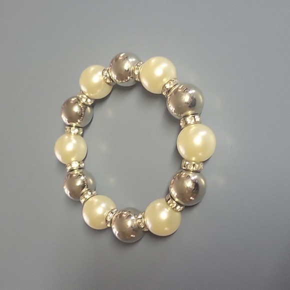 Lot of five elastic bracelets. The pink one is not elastic. - Picture 6 of 7